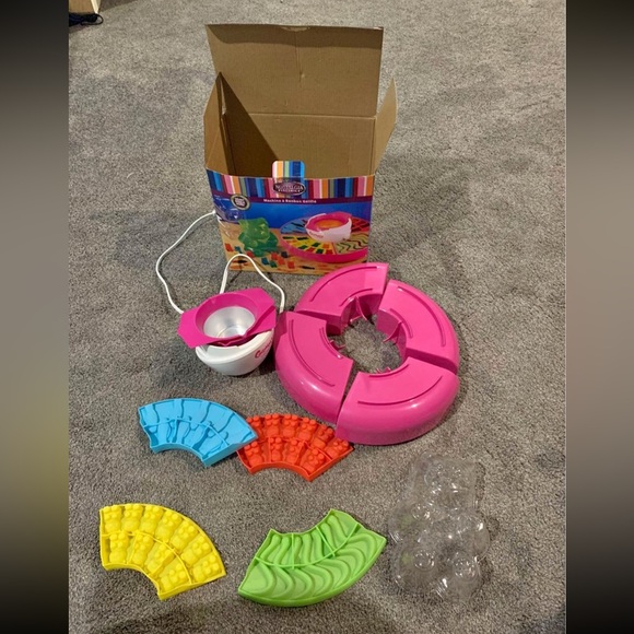 Nostalgia Electrics Gummy Candy Maker - Picture 2 of 5